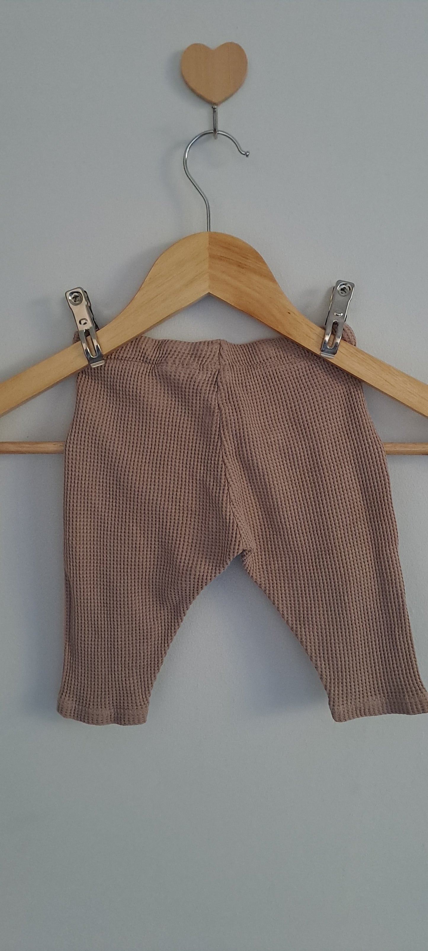 H&M Taupe Waffle Knit Pull-On Leggings 4-6 Months
