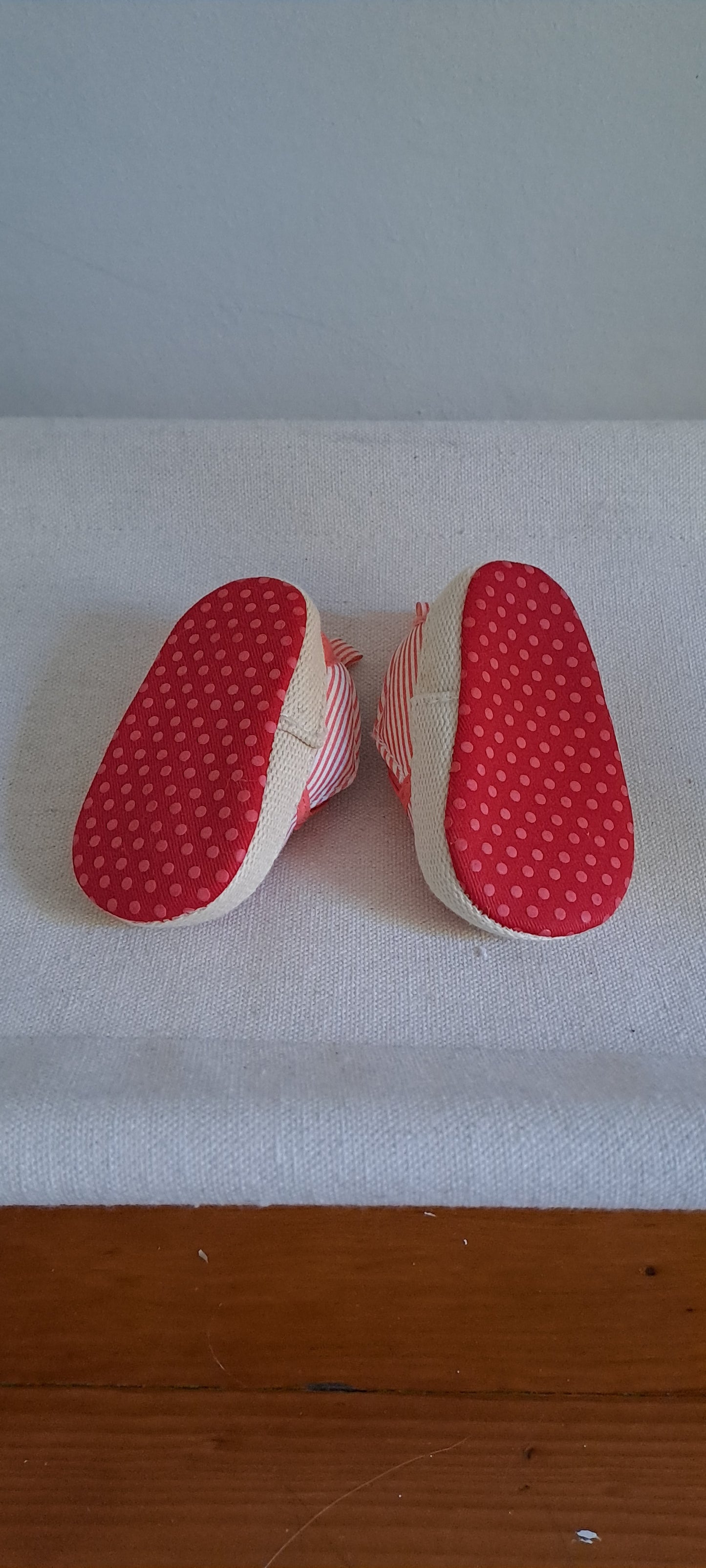 Tiny Tots Red & White Stripe Slip-On Pram Sneakers 3-6 Months