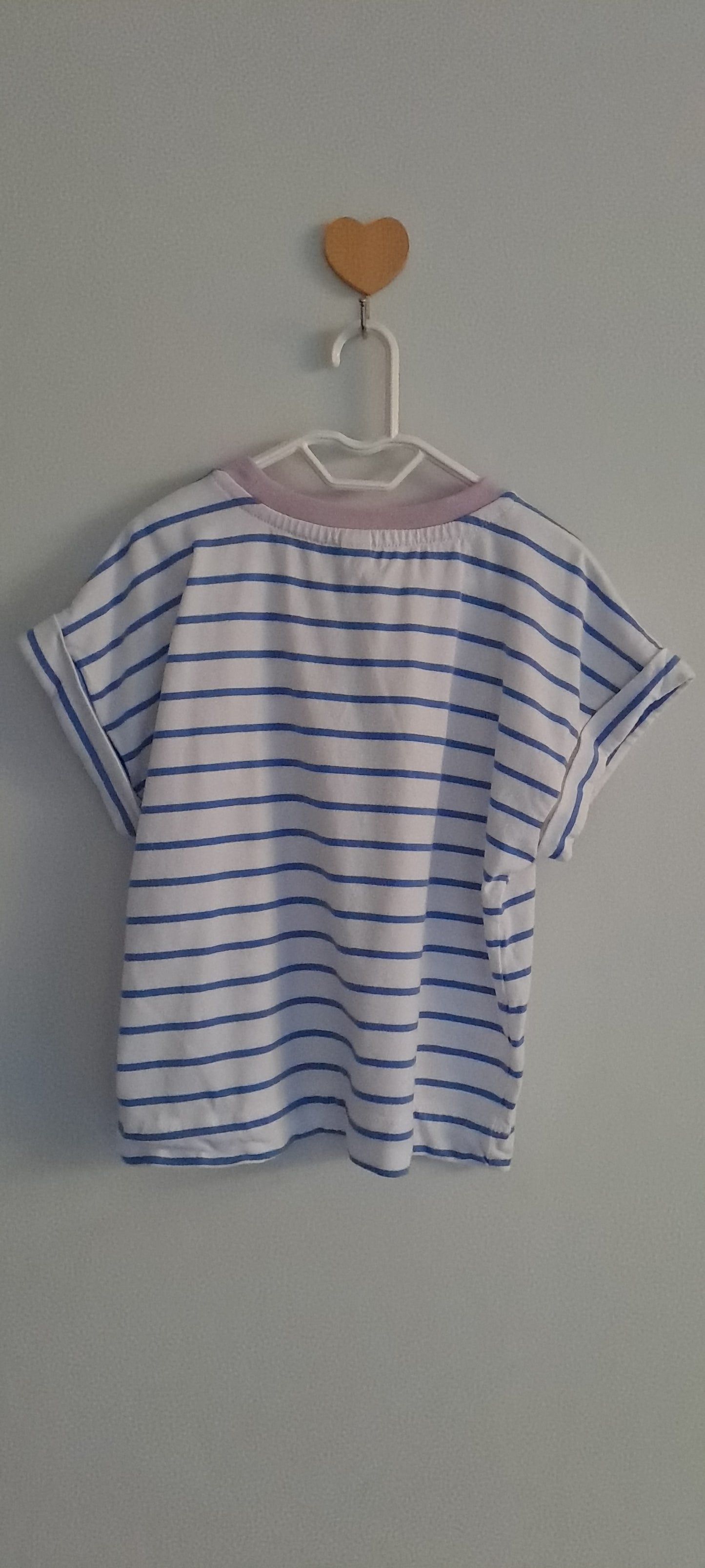 UNIQ Kids Girl Striped Beach Graphic T-Shirt 6-7 Years