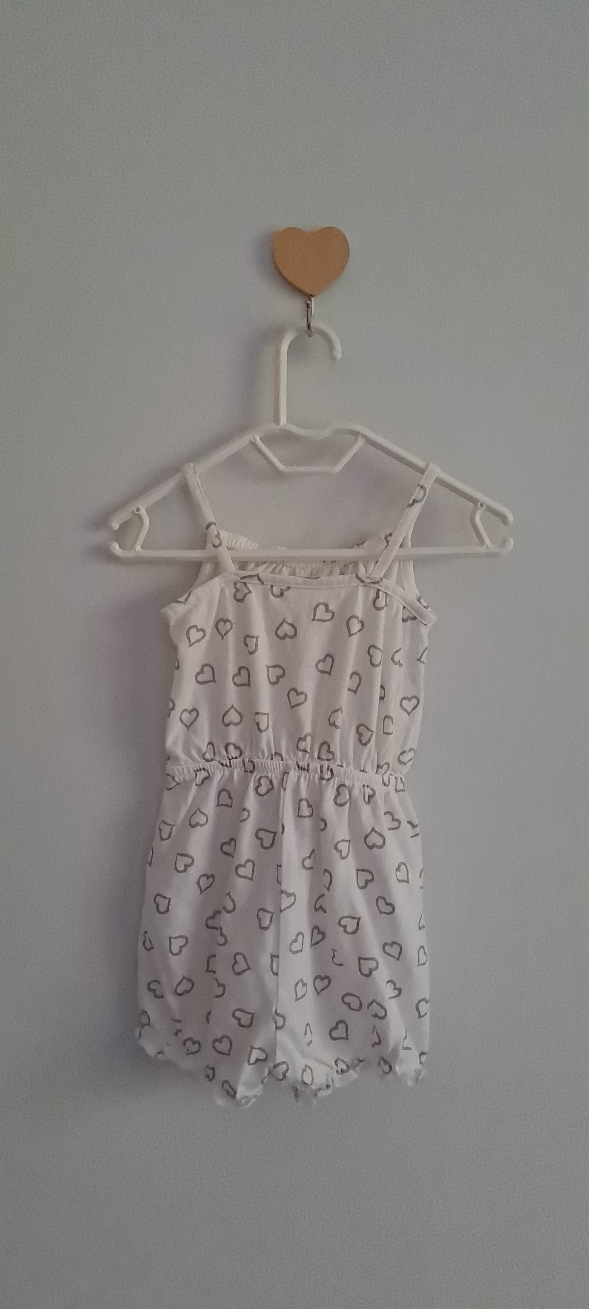 Woolworths Baby Girl White & Grey Heart Print Strappy Romper (1-3 Months)