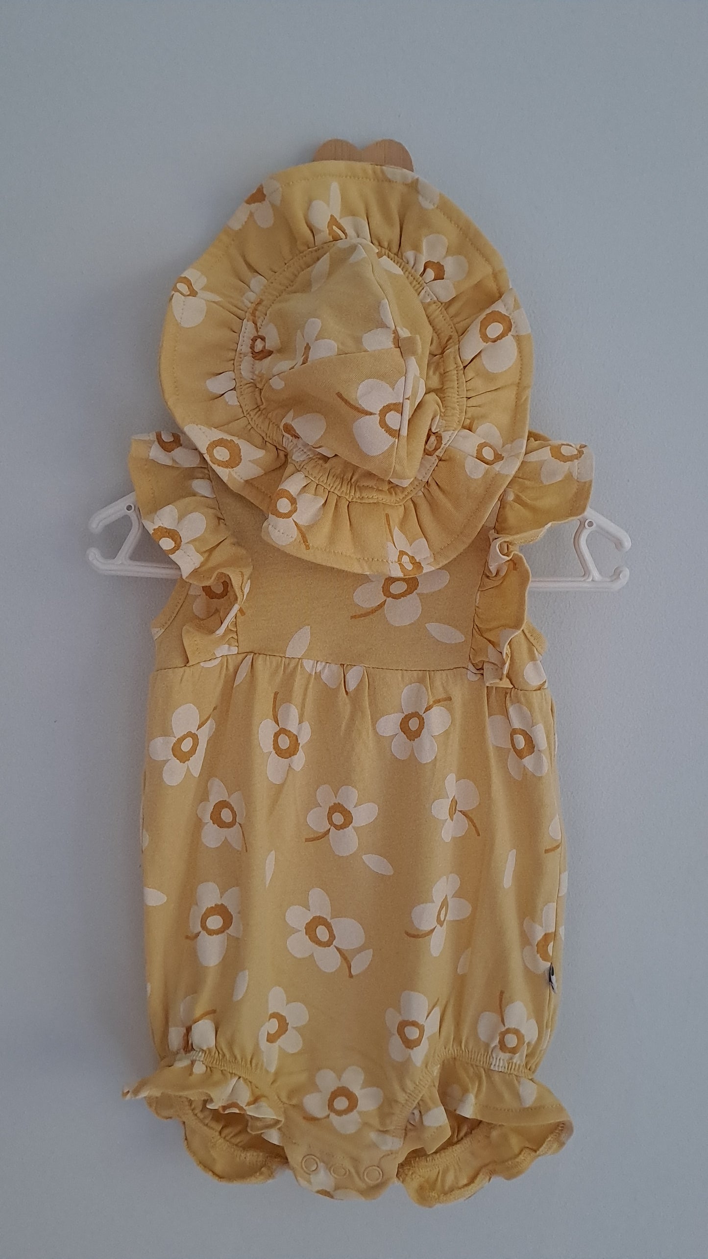 Woolworths Yellow Floral Frilly Romper & Sunhat Set 1-3 Months