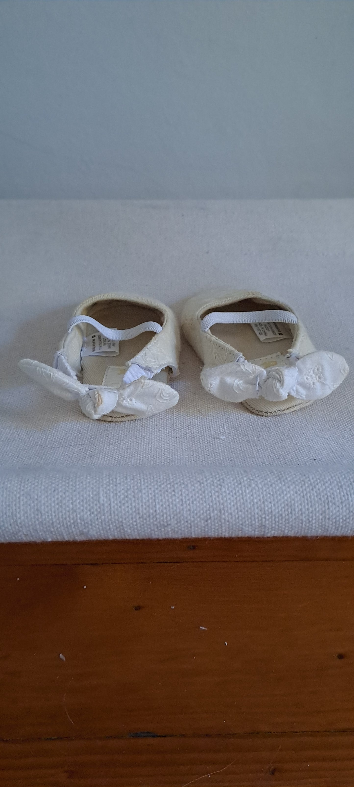 Woolworths WooliesBabes Ivory Embroidered Ballerina Pram Shoes Size 0