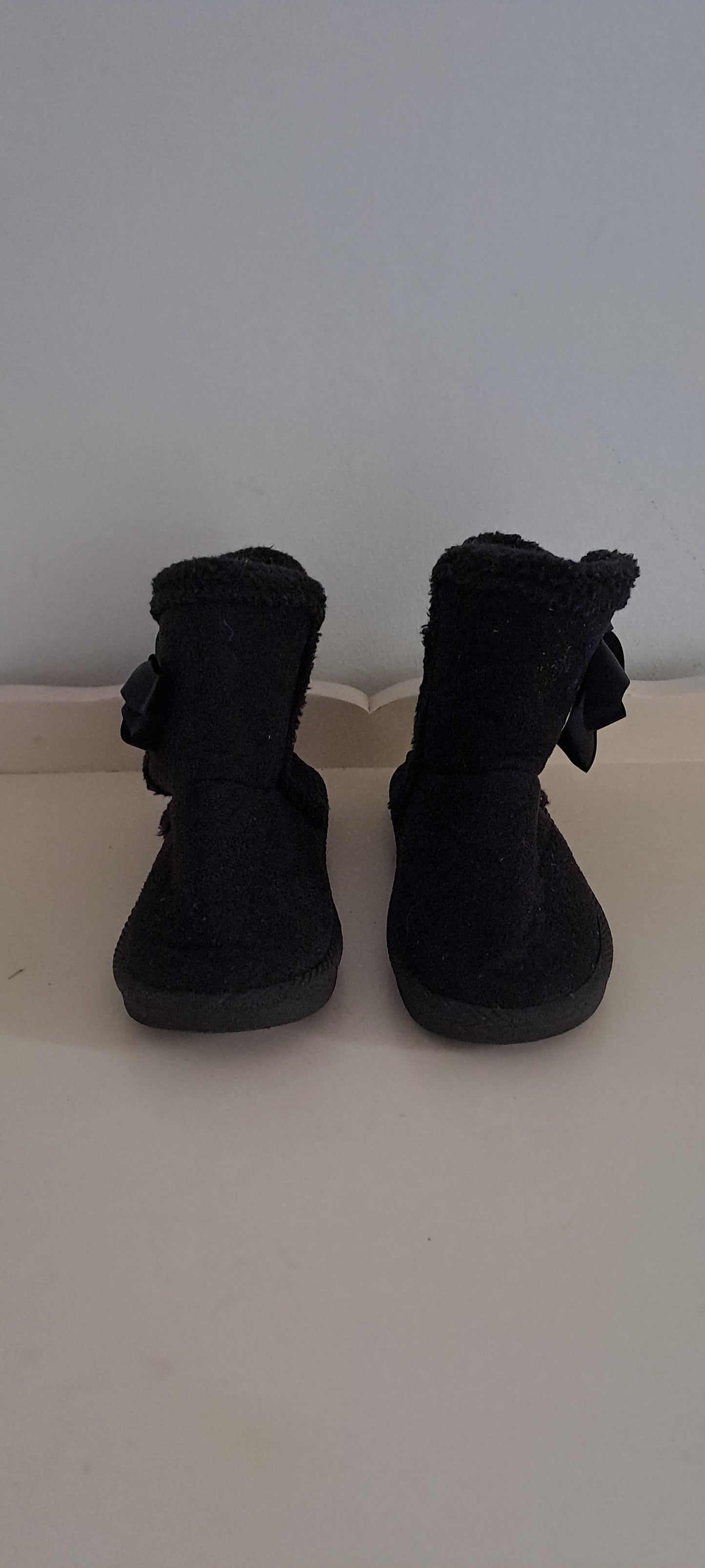 Black Faux-Fur Bow Boots UK 6