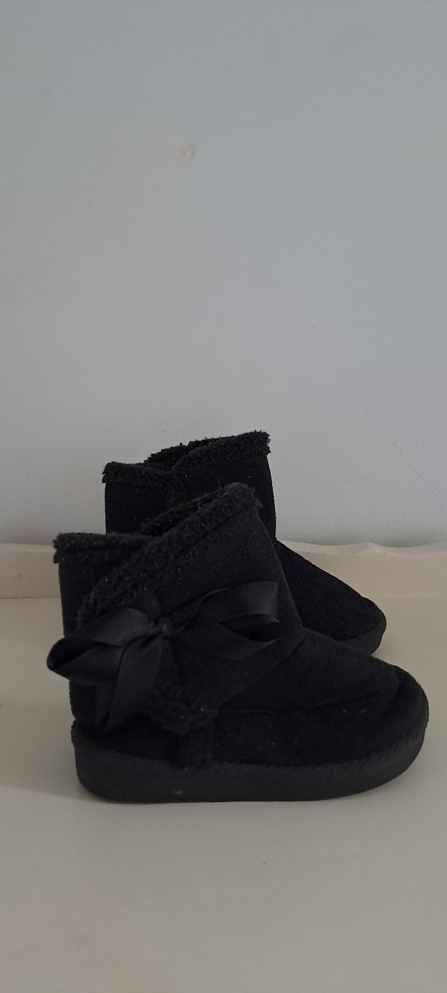 Black Faux-Fur Bow Boots UK 6