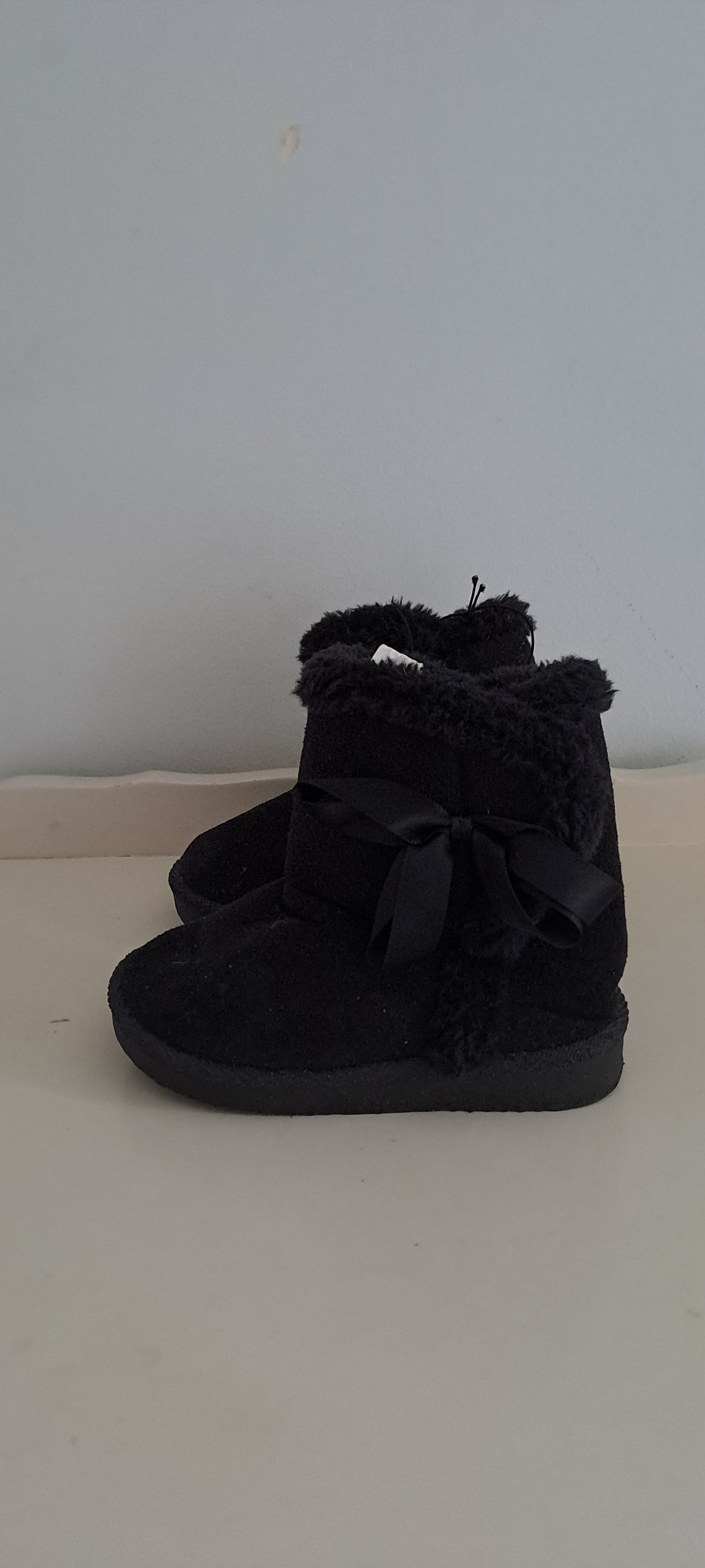 Black Faux-Fur Bow Boots UK 7