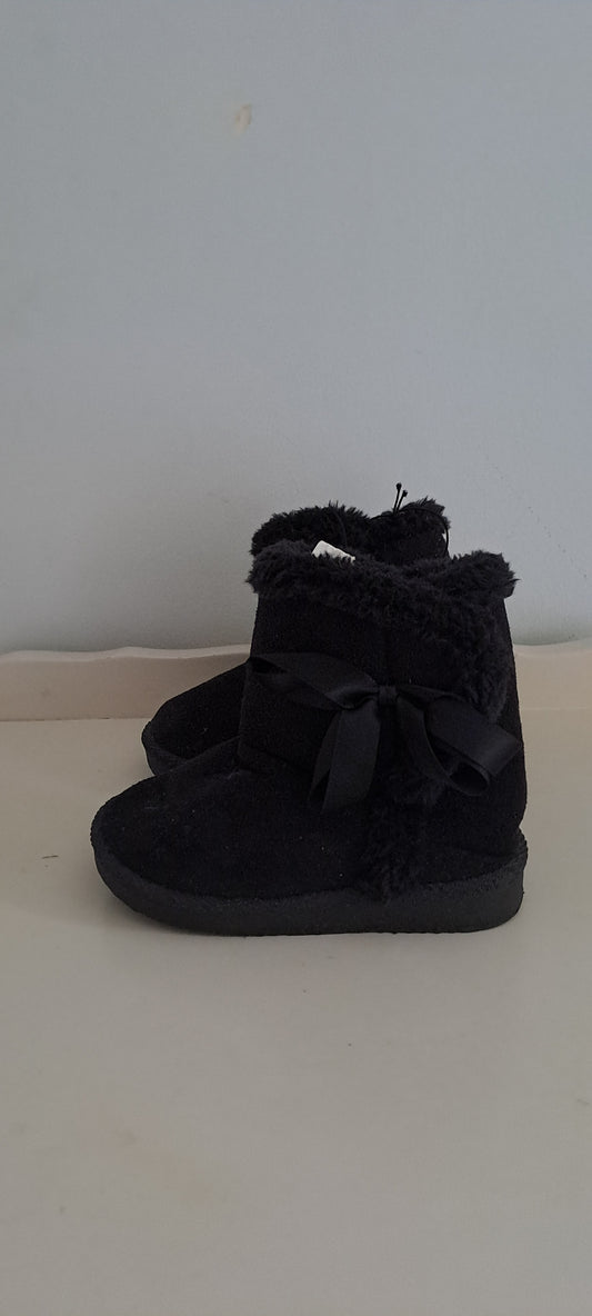 Black Faux-Fur Bow Boots UK 7