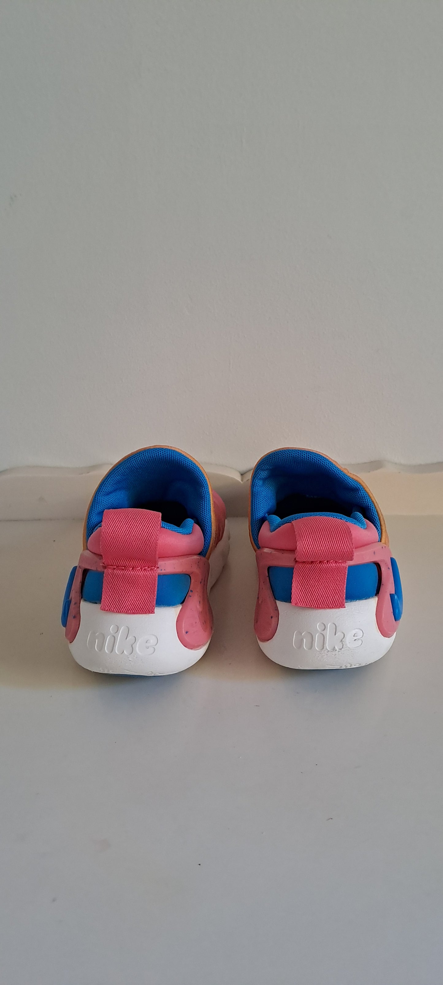 Nike Dynamo Go SE Younger Kids Sea Coral/Vivid Orange Sneakers Size UK 11 / EUR 28
