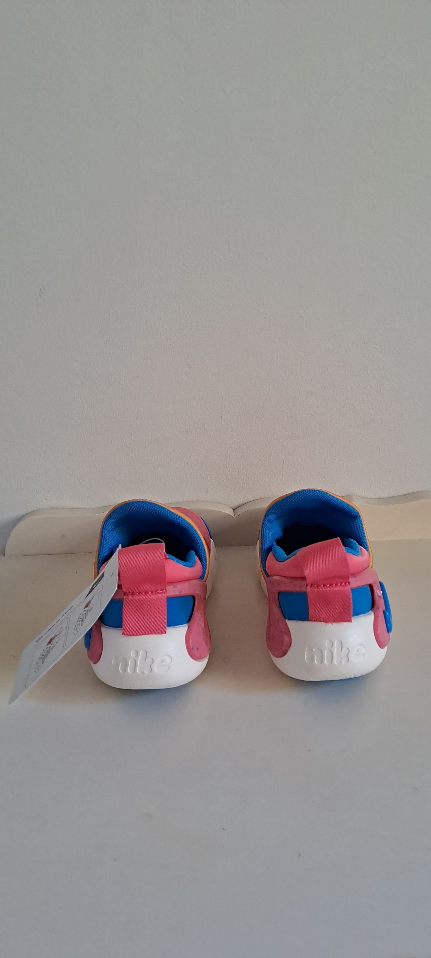 Nike Dynamo Go SE Younger Kids Sea Coral/Vivid Orange Sneakers Size UK 10 / EUR 27.5