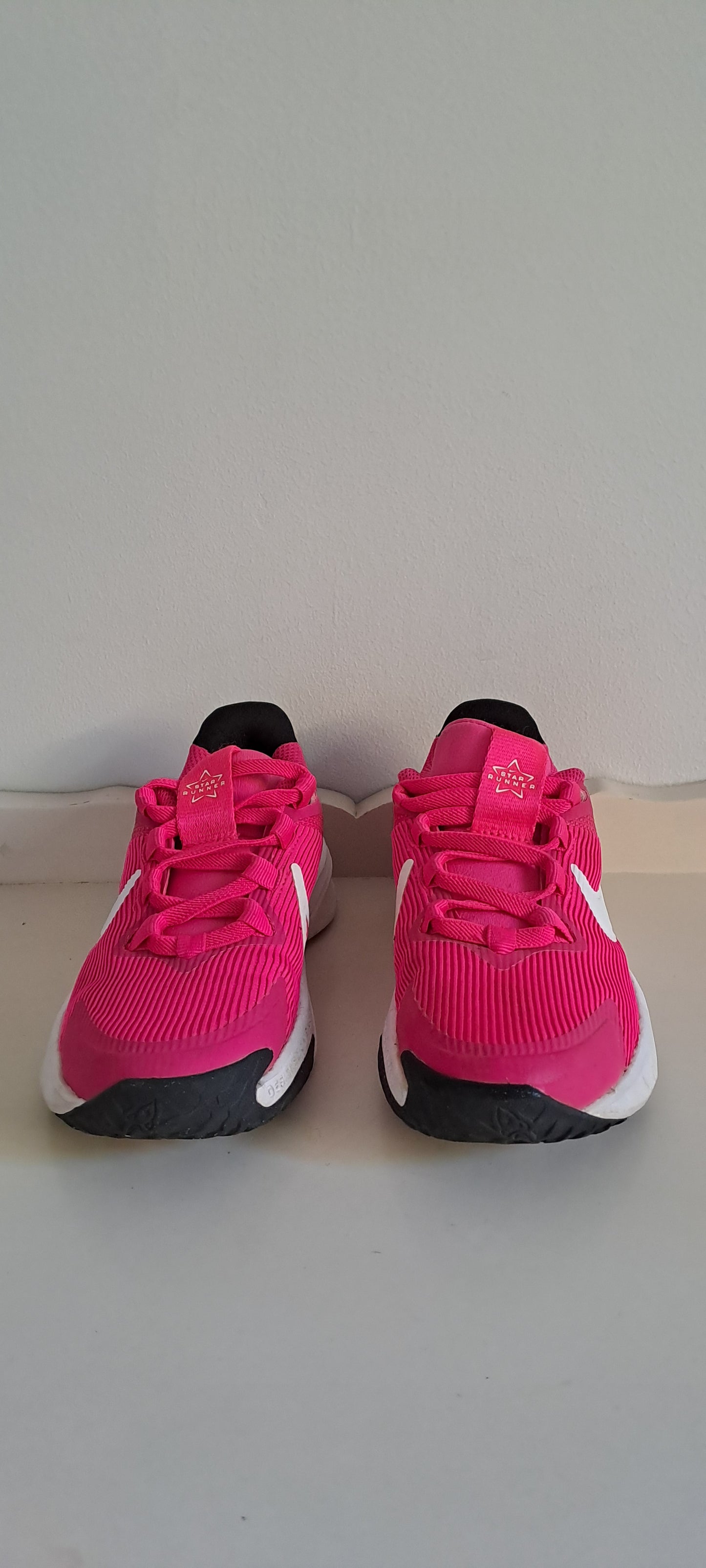 Nike Star Runner 4 Younger Kids Fierce Pink Running Shoes Size UK 10 / EUR 27.5