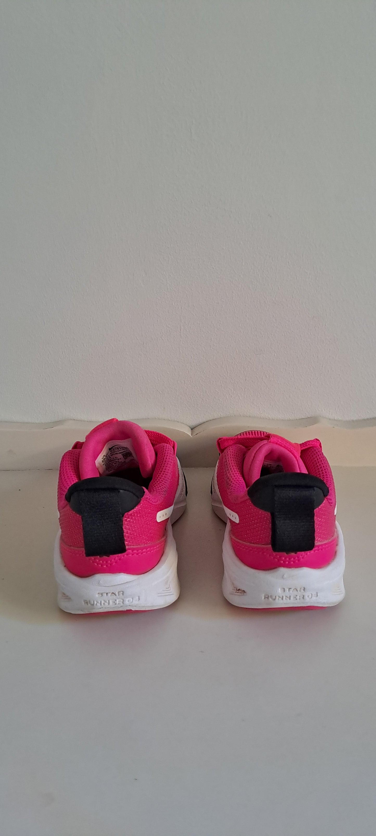 Nike Star Runner 4 Younger Kids Fierce Pink Running Shoes Size UK 10 / EUR 27.5