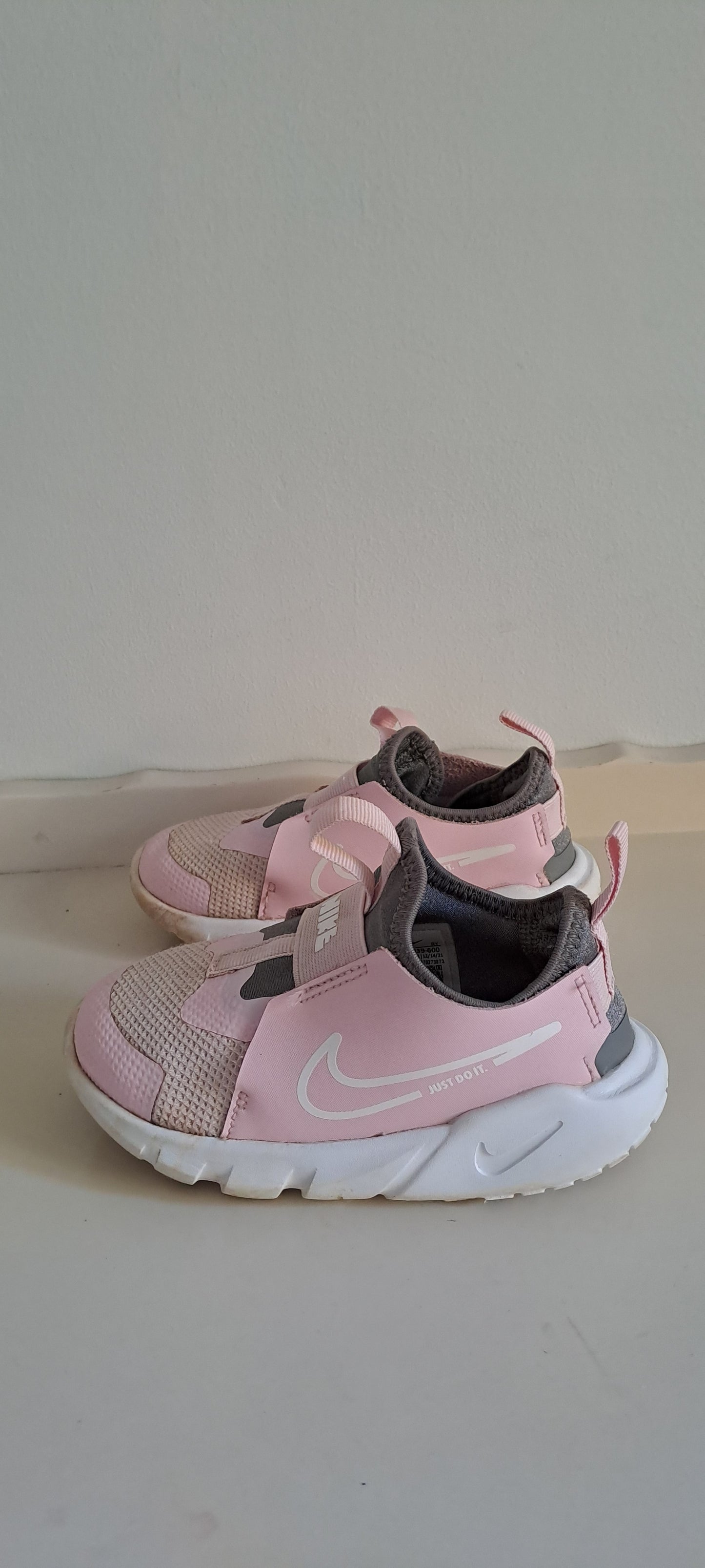 Nike Flex Runner 2 Baby/Toddler Pink Foam Slip-On Sneakers Size UK 9.5 / EUR 27