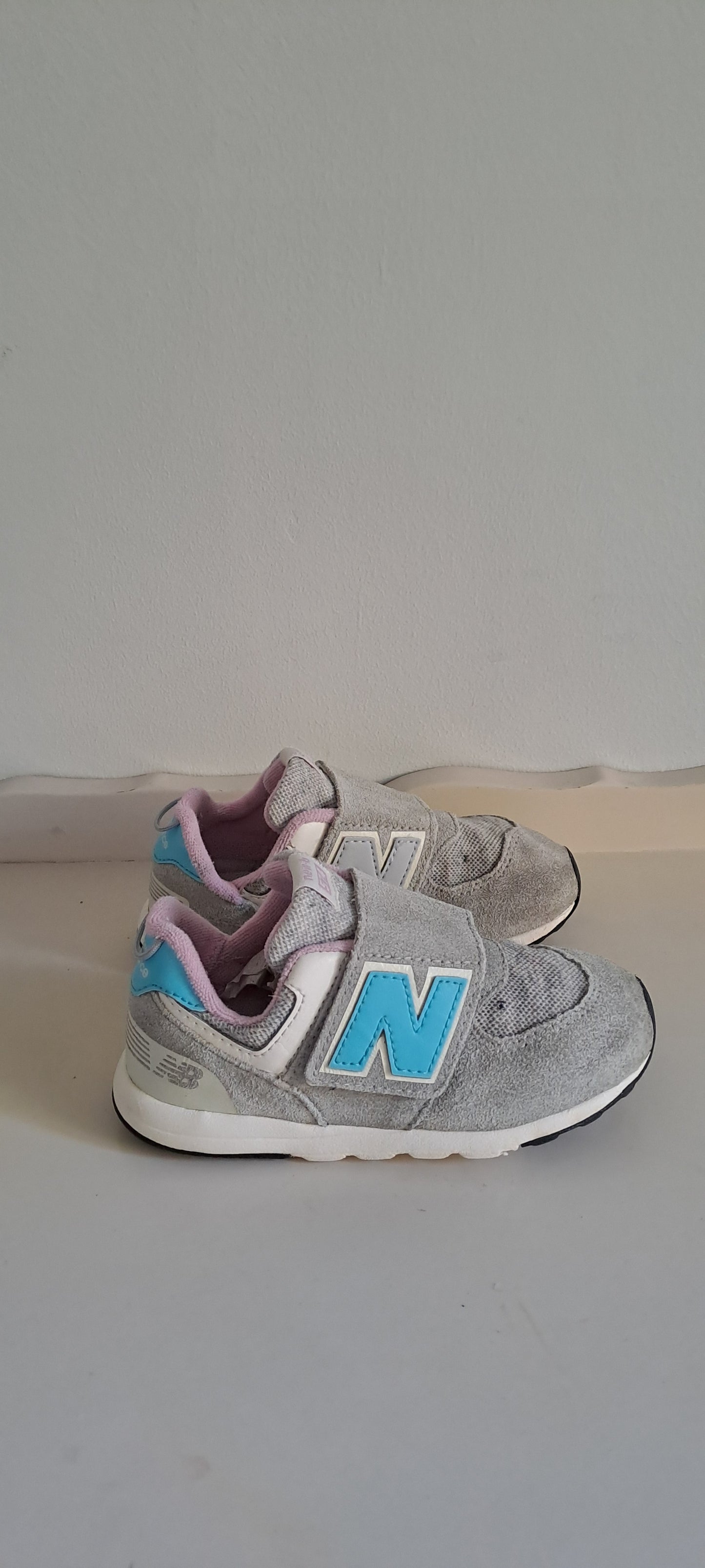 New Balance Kids 574 New-B Hook & Loop Brighton Grey/Summer Aqua Sneakers Size UK 8.5 / EUR 26