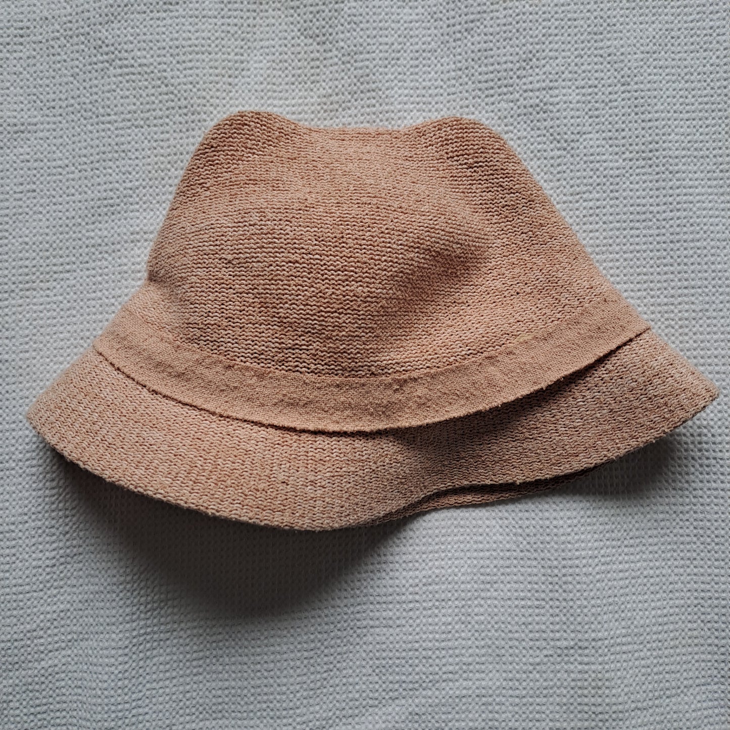 Zara Baby Textured Knit Bucket Hat – Peach / Salmon 2-3 Years