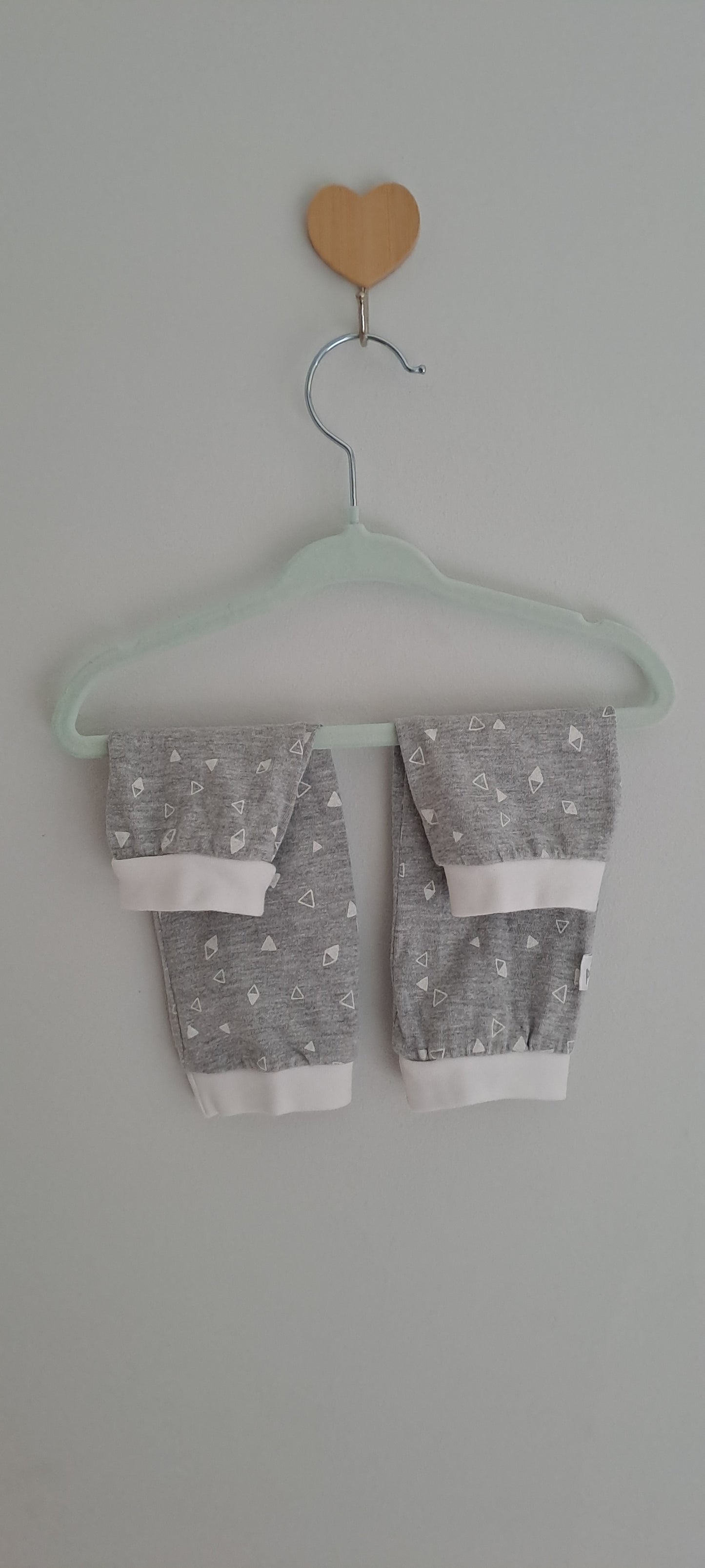 Picka Lilly Baby Grey Triangle Print Cuffed Leggings Size M