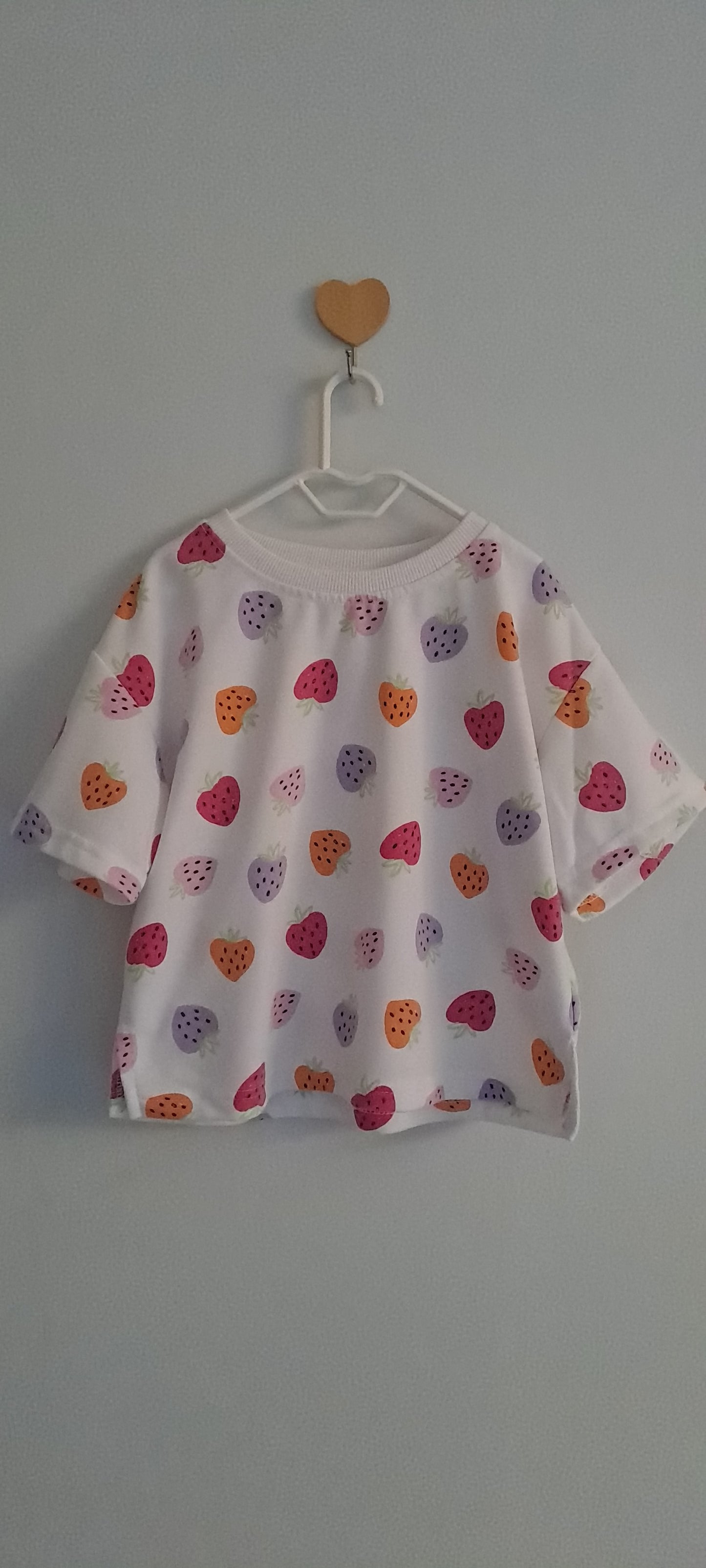 Qtee Kids Girl Multi-Color Strawberry Print Oversized Tee 5-6 Years