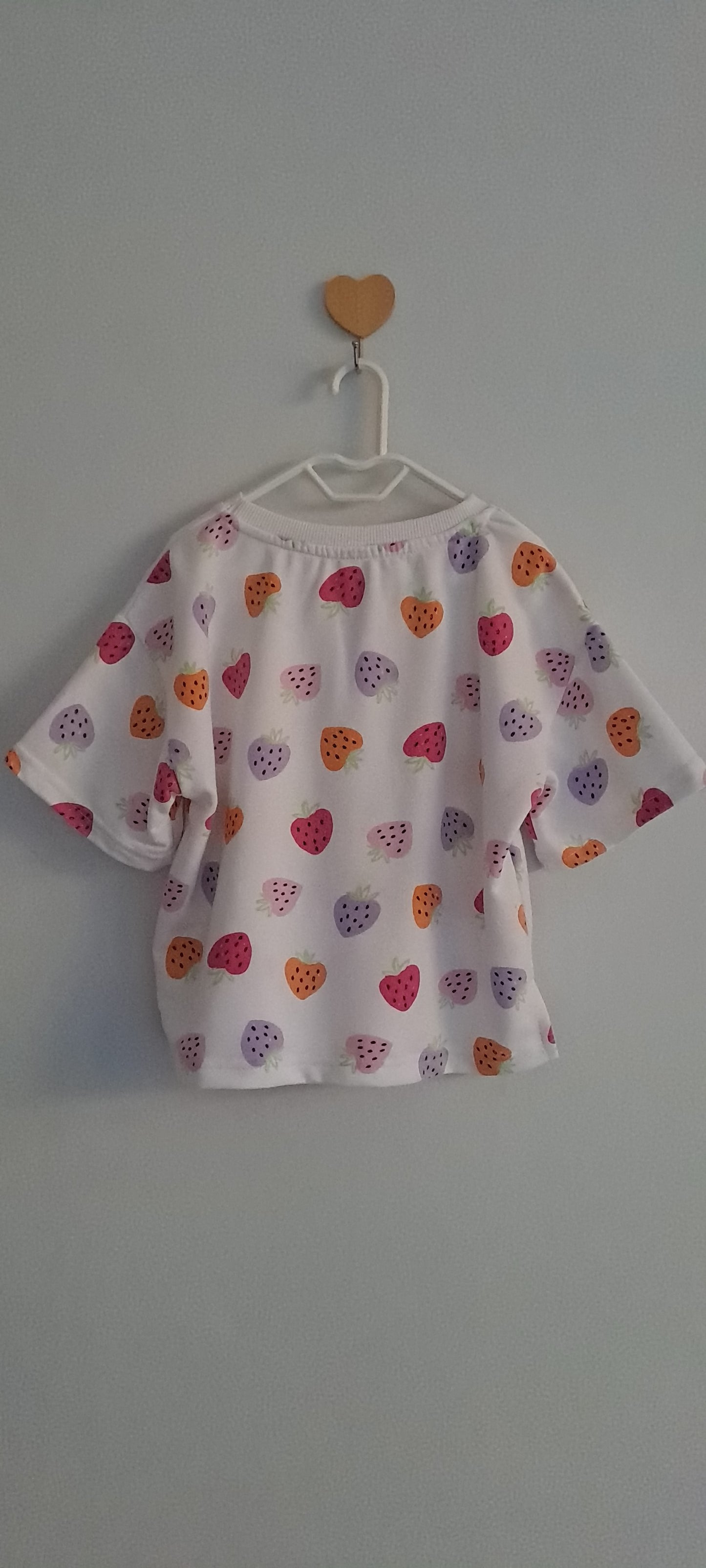 Qtee Kids Girl Multi-Color Strawberry Print Oversized Tee 5-6 Years
