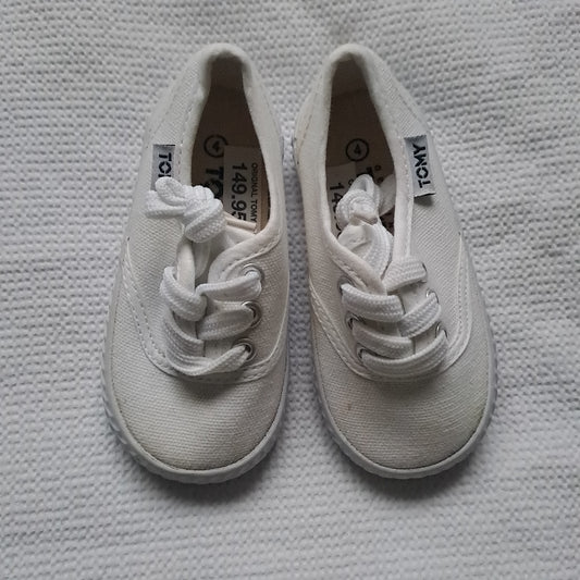 Tomy White Canvas Lace-Up Sneaker Takkies UK Size 4 Infant