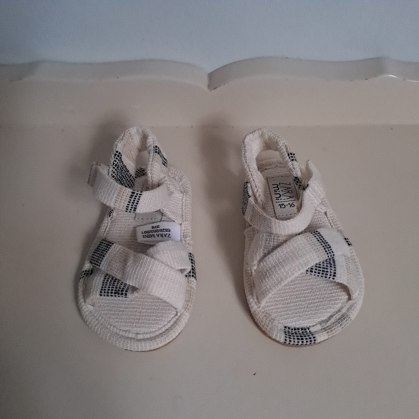 Zara Mini Infant Fabric Cross-Strap Sandals UK/SA 0.5 (EU 15/16)