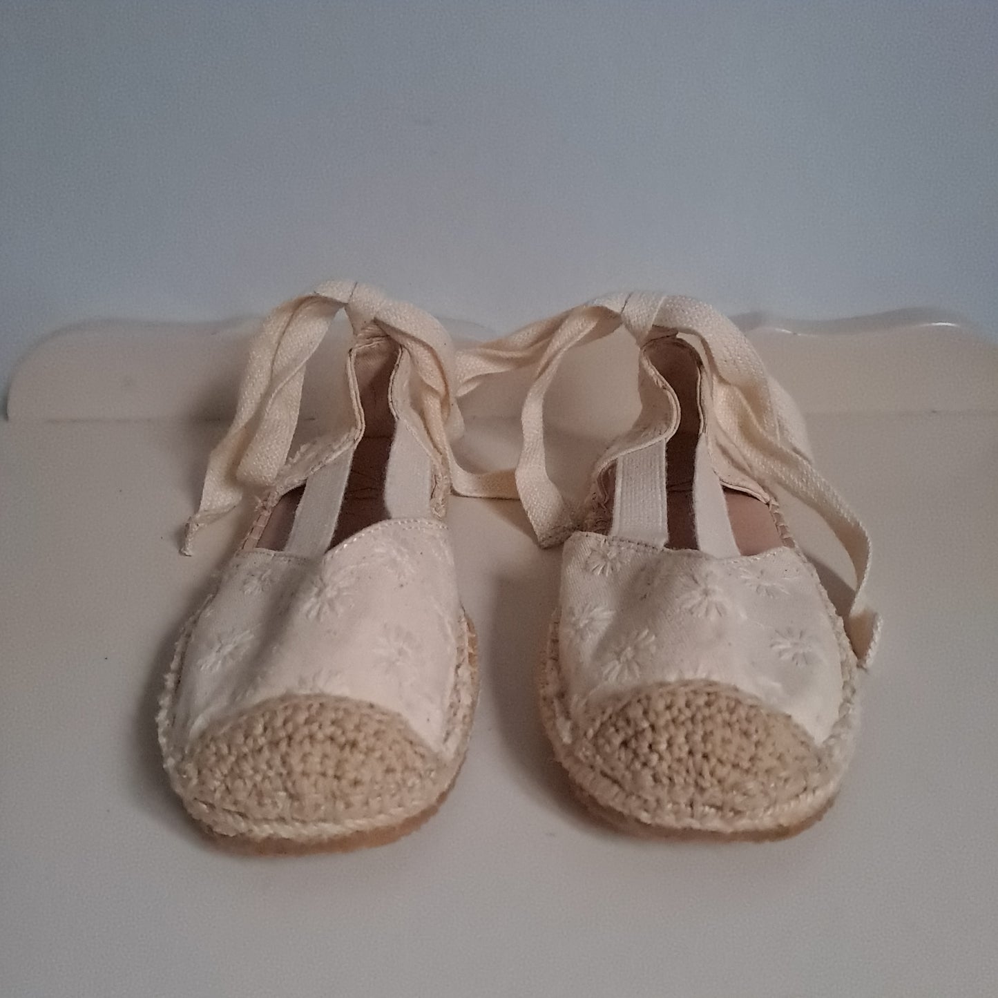 Zara Kids Ecru Embroidered Floral Lace-Up Espadrilles UK/SA 8 (EU 25)