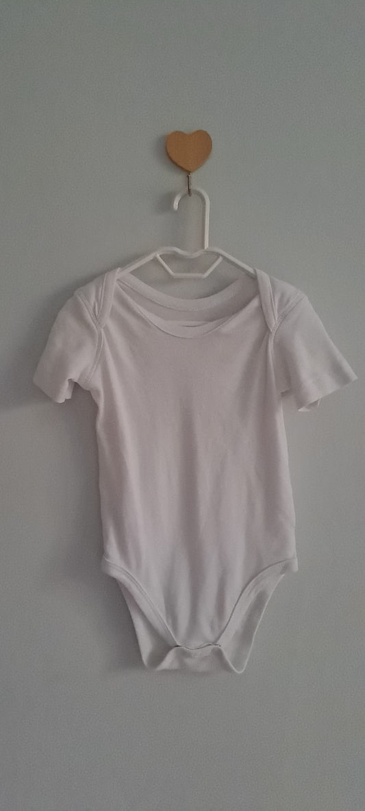 Woolworths Plain White Short Sleeve Bodysuit 12-18 Months