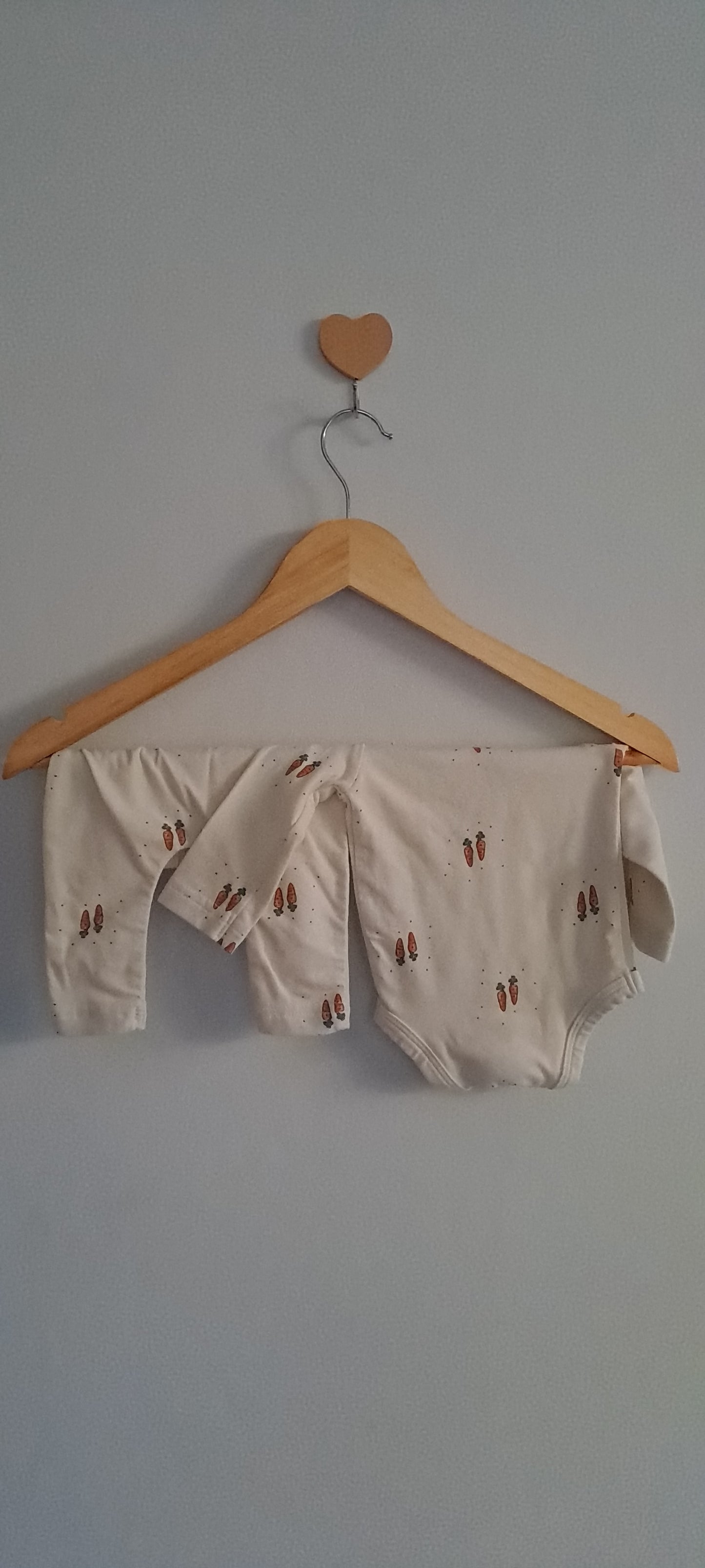 Tiny Tots Cream Easter Carrot Bodysuit & Leggings Set Newborn