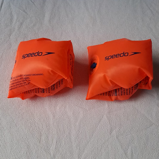 Speedo Neon Orange Inflatable Swimming Armbands (Floaties) 2-6 Years