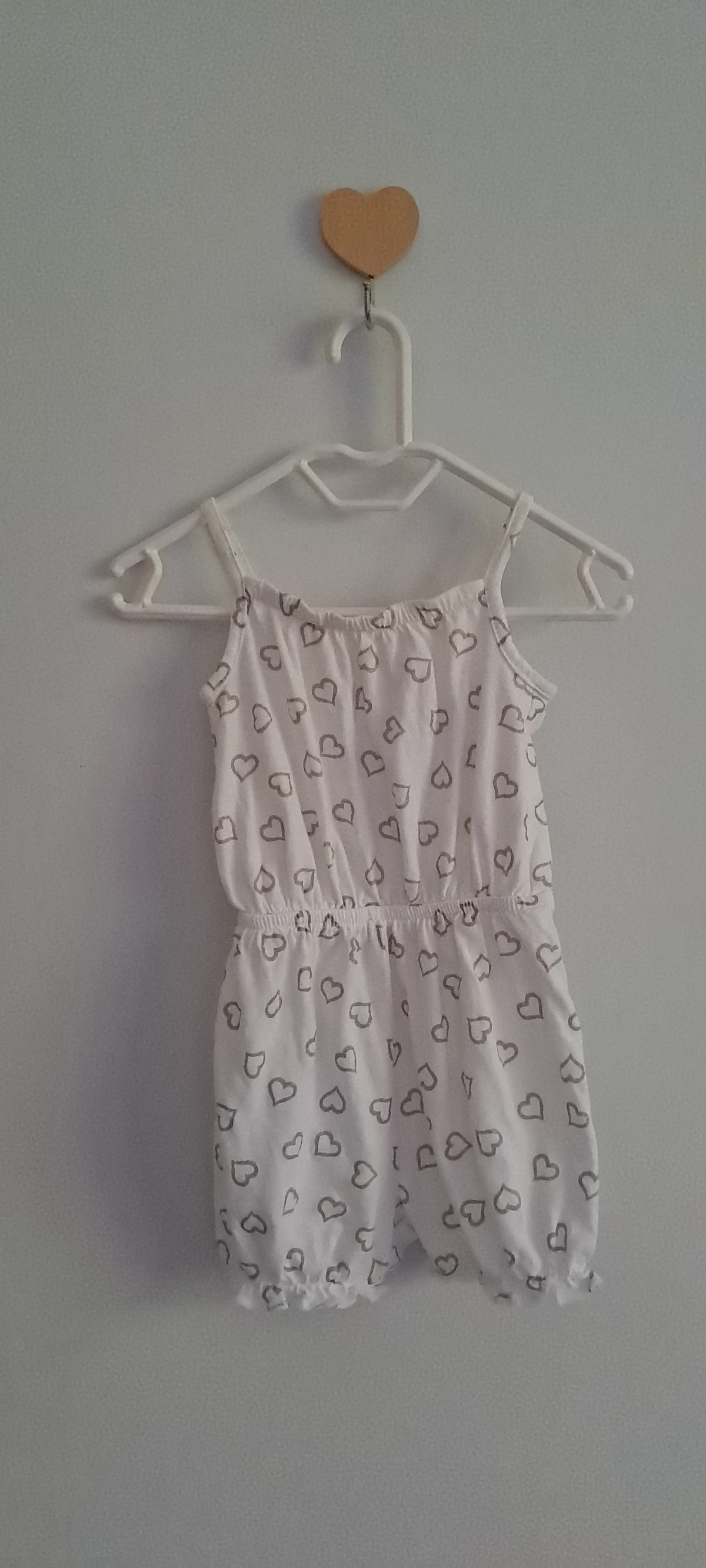 Woolworths Baby Girl White & Grey Heart Print Strappy Romper (1-3 Months)